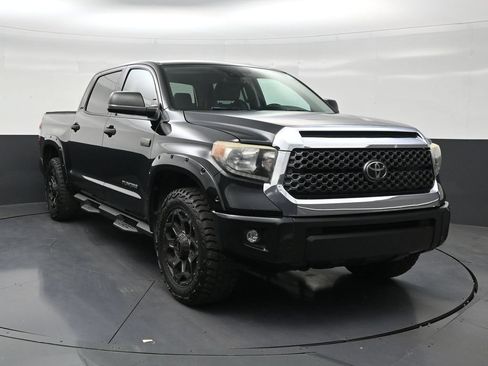 Used 2020 Toyota Tundra SR5 w/ SR5 Leather Package AWD/4WD image 7