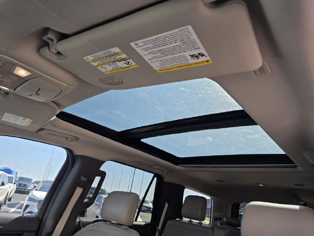 Used 2018 Ford Expedition Limited w/ Equipment Group 301A RWD image 26