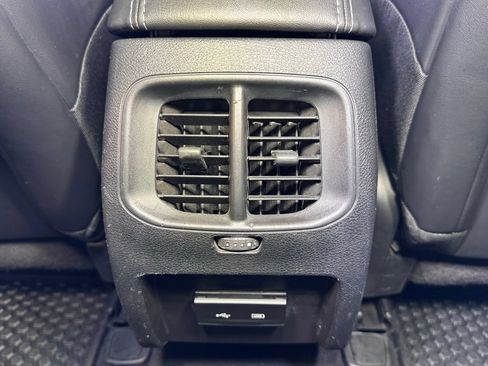 Used 2020 Jeep Cherokee Latitude Plus w/ Cold Weather Group AWD/4WD image 47