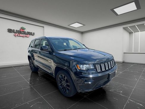 Used 2018 Jeep Grand Cherokee Altitude AWD/4WD image 1