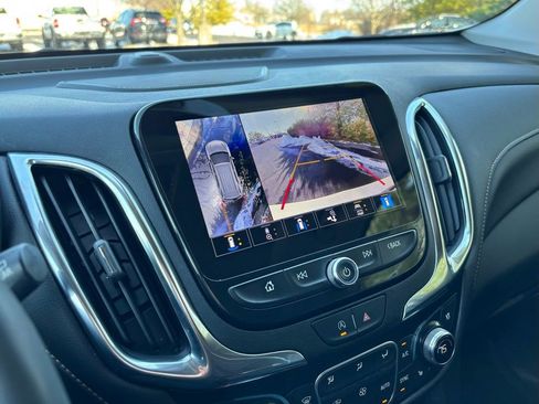 Used 2024 Chevrolet Equinox Premier image 29