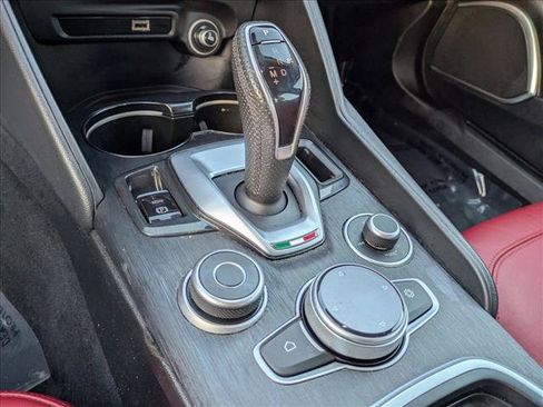 Used 2020 Alfa Romeo Giulia w/ Nero Edizione image 15