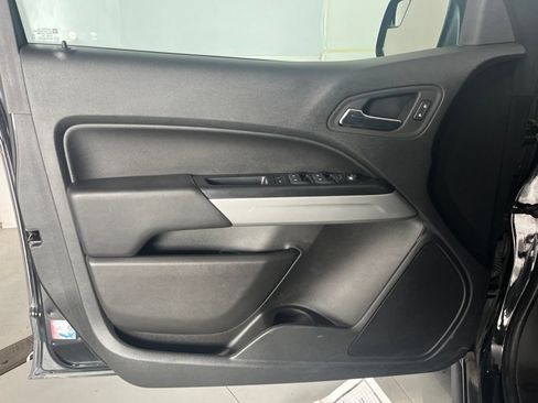 Used 2022 Chevrolet Colorado LT AWD/4WD image 26