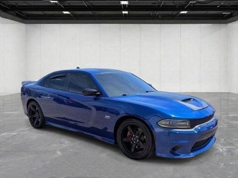 Used 2019 Dodge Charger R/T w/ Blacktop Package RWD image 7