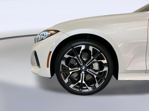 Used 2025 BMW 330i xDrive Sedan w/ Premium Package AWD/4WD image 10