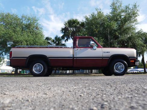 Used 1992 Dodge D/W Truck 150 RWD image 21