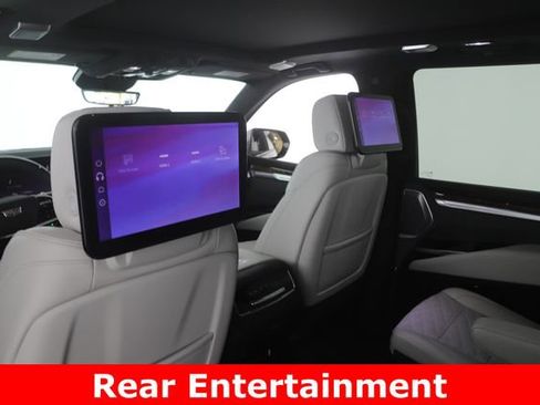 Used 2025 Cadillac Escalade ESV Sport Platinum image 5