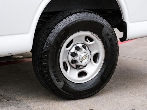 Used 2021 Chevrolet Express 2500 w/ Driver Convenience Package image 37