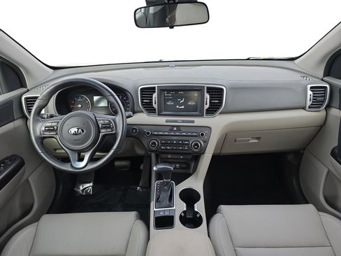 Used 2017 Kia Sportage EX image 9
