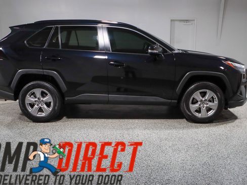 Used 2022 Toyota RAV4 XLE image 6