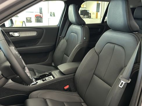 Used 2026 Volvo XC40 B5 Plus w/ Protection Package Premier image 23