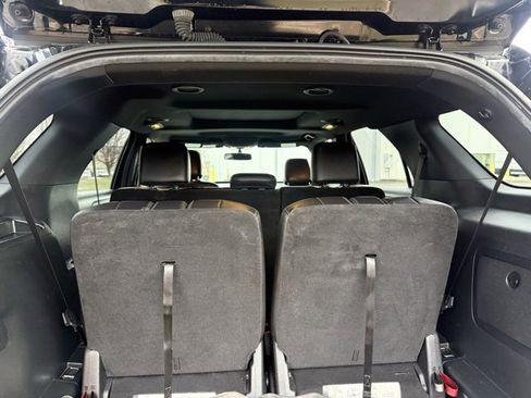 Used 2018 Ford Explorer XLT w/ Equipment Group 202A image 31
