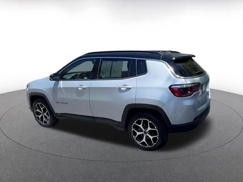 Used 2025 Jeep Compass Limited AWD/4WD image 10