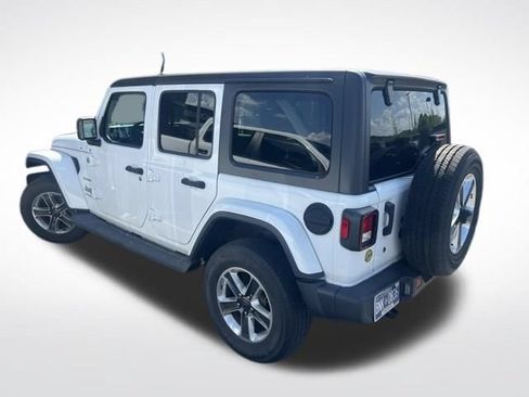 Used 2018 Jeep Wrangler Unlimited Sahara AWD/4WD image 5