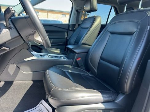 Certified 2023 Ford Explorer XLT w/ Equipment Group 202A AWD/4WD image 17