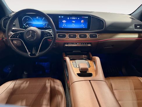 Used 2025 Mercedes-Benz GLE 450 4MATIC Coupe image 11