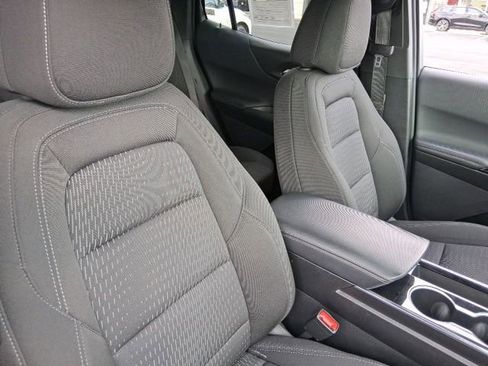 Used 2025 Chevrolet Equinox LT FWD image 13