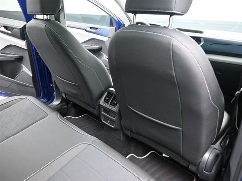 Certified 2023 Volkswagen Taos SE image 29