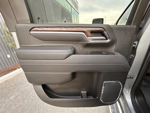 Used 2025 GMC Sierra 3500 SLT w/ SLT Premium Package image 48