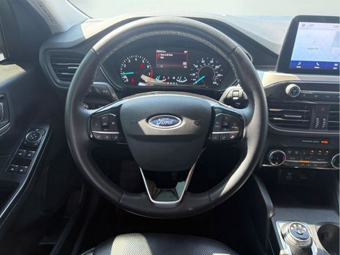 Used 2022 Ford Escape SEL image 12