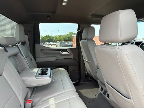 Used 2025 GMC Sierra 1500 SLT AWD/4WD image 16
