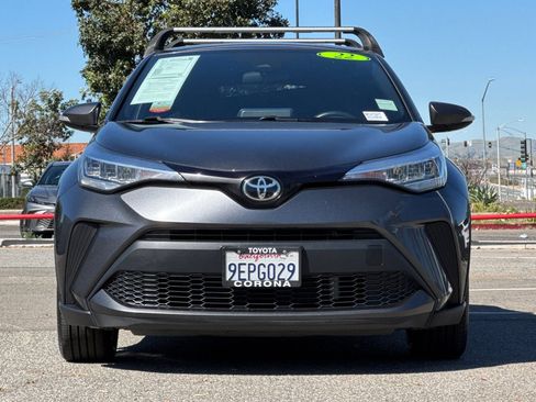 Used 2022 Toyota C-HR XLE image 9