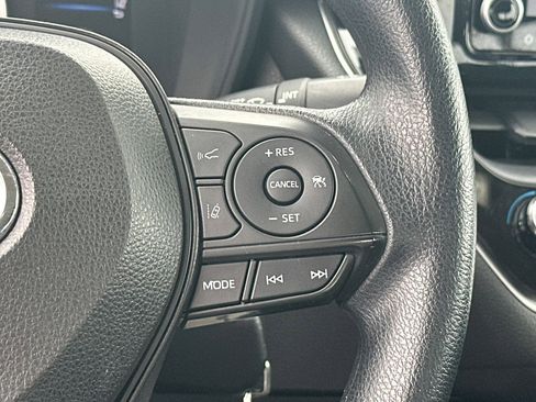 Used 2022 Toyota Corolla LE image 25