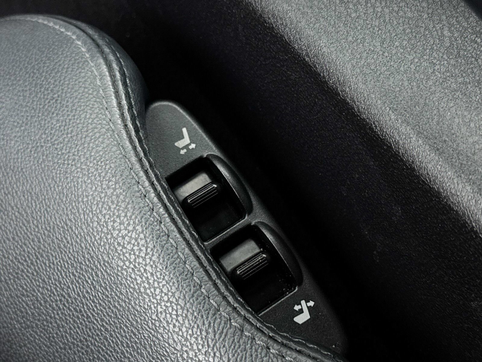 Used 2024 Nissan Z Performance w/ Floor Mat Package RWD image 25