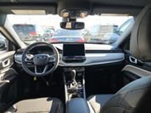 Used 2023 Jeep Compass Limited image 7