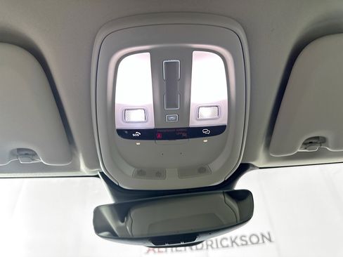 Used 2023 Volvo XC60 B5 Plus w/ Protection Package Premier image 18