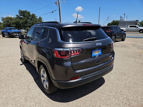 Used 2020 Jeep Compass Latitude w/ Popular Equipment Group FWD image 12