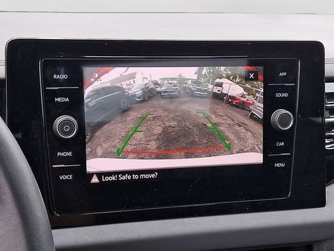Used 2025 Volkswagen Jetta SE FWD image 20