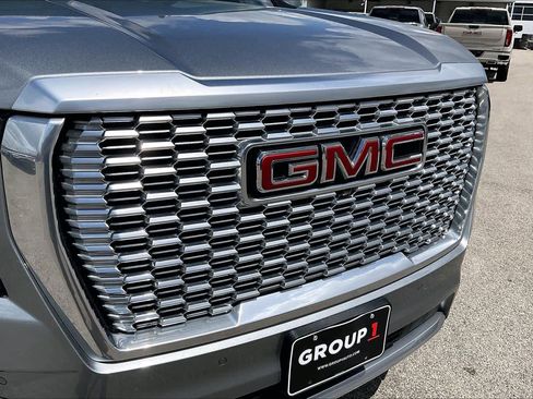 Used 2023 GMC Yukon XL Denali image 30