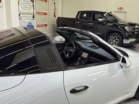 Used 2019 Porsche 911 Targa 4 GTS image 16