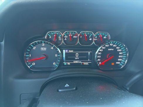 Used 2018 Chevrolet Tahoe LT image 9