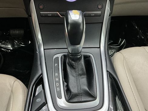 Used 2016 Ford Edge Titanium FWD image 39