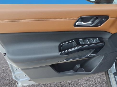 New 2026 Nissan Pathfinder Platinum w/ Cargo Package FWD image 16
