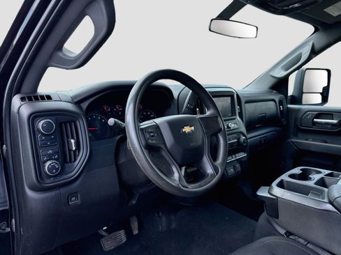 Used 2022 Chevrolet Silverado 2500 Custom AWD/4WD image 9