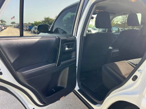 Used 2019 Toyota 4Runner TRD Off-Road AWD/4WD image 25