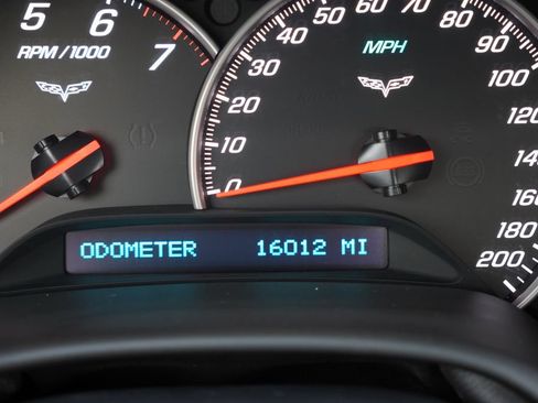Used 2011 Chevrolet Corvette Grand Sport w/ Preferred Equipment Group RWD image 31