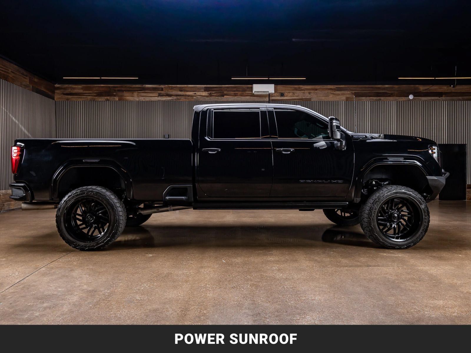 Used 2024 GMC Sierra 3500 Denali Ultimate AWD/4WD image 10