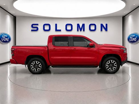 Used 2022 Nissan Frontier SV AWD/4WD image 4