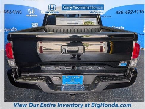 Used 2023 Toyota Tacoma TRD Sport w/ TRD Premium Sport Package AWD/4WD image 7