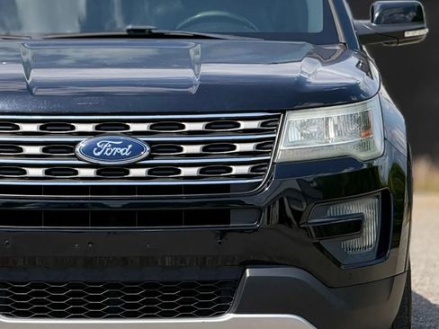 Used 2016 Ford Explorer XLT w/ Equipment Group 202A FWD image 12