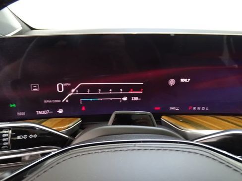 Used 2025 Cadillac Escalade ESV Sport Platinum AWD/4WD image 19