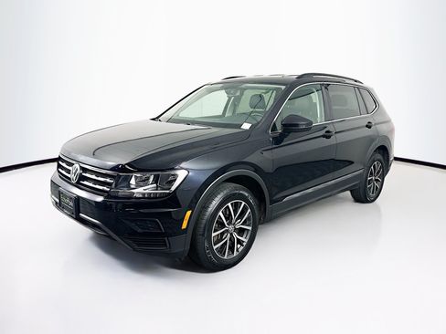 Used 2020 Volkswagen Tiguan SE FWD image 3