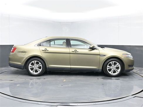 Used 2013 Ford Taurus SEL image 11