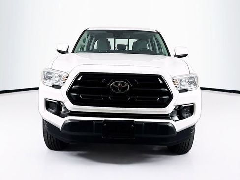 Used 2018 Toyota Tacoma SR image 2