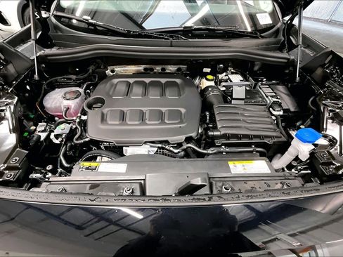 New 2026 Volkswagen Tiguan SE image 13