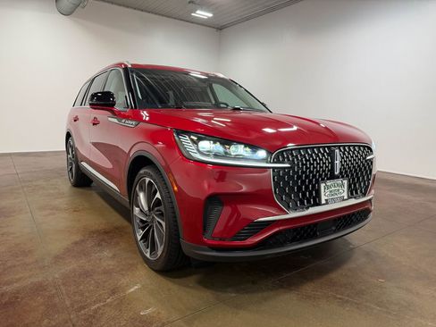 Used 2025 Lincoln Aviator Reserve w/ Equipment Group 201A AWD/4WD image 30